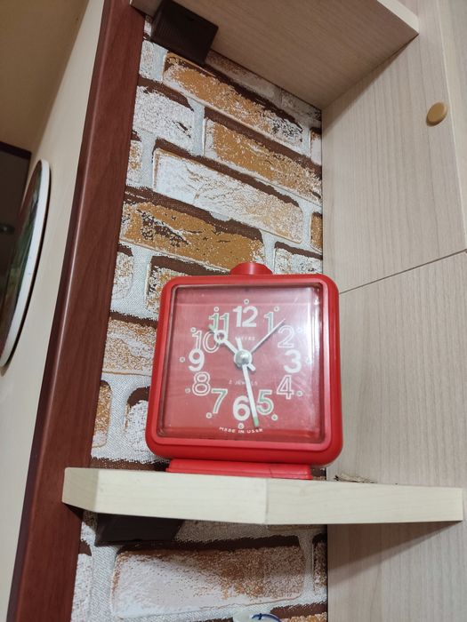 Часы настенные и настольные