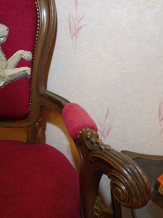 Кресла и масичка "Луи 16-ти" с ръчно бродирани вилерови гоблени - масив