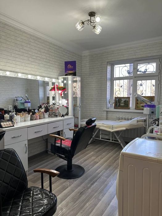 Sergilidan Uy sotiladi