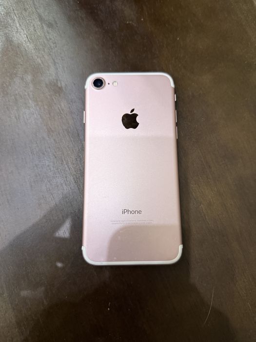 Розовый Iphone 7 128 гб