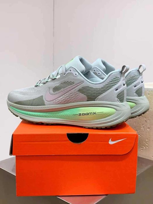 Оригинални мъжки маратонки Nike Vomero 18 налични с кутия