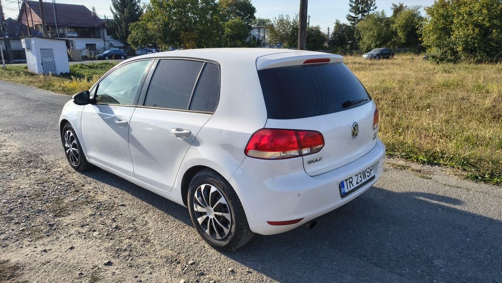 VW Golf 6 / 1.6tdi / ușor avariat.
