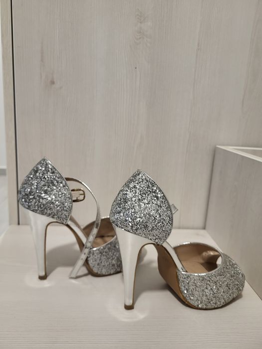Vand pantofi Carolie marimea 36