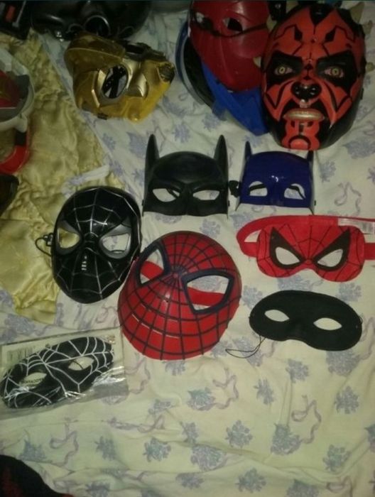 Vand colectie 160 de masti diferite,masca,carnaval, teatru, inchiriat