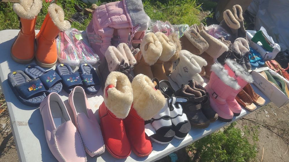Pantofi la lot preț 220lei toti