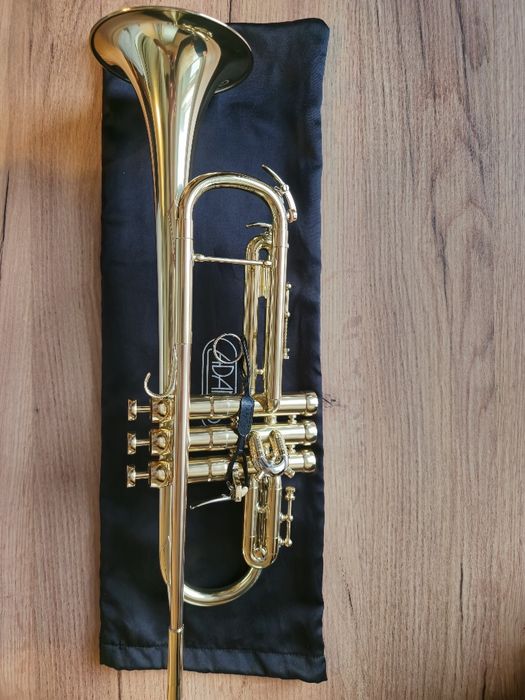 Trompeta Adams A6