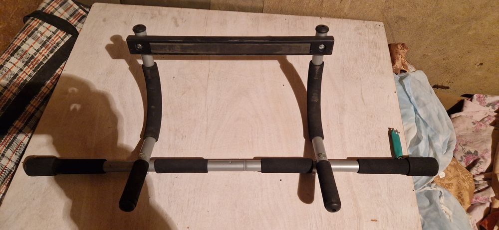 Турник в дверной проем IRON GYM