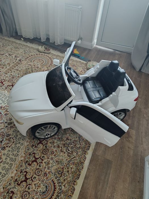 Продам детскую машинку