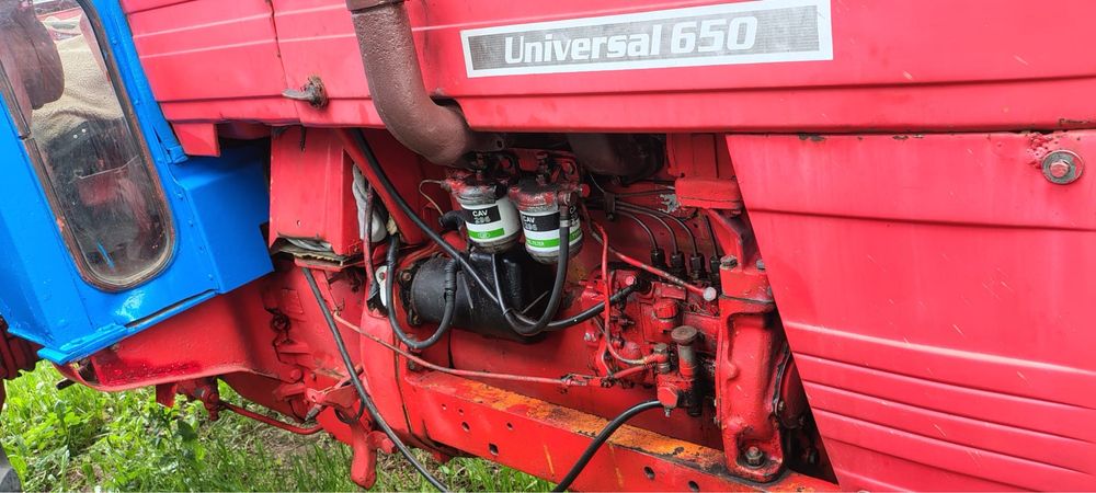 Tractor universal 650