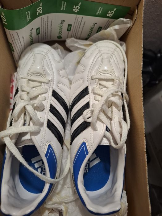 Бутони Adidas...