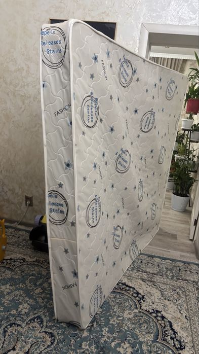 Матрас размером 180х200