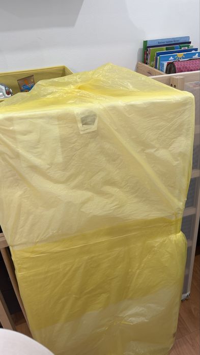 Patut Ikea impreuna cu saltea si protectie margini