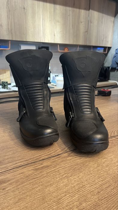 Cizme Moto Daytona Max Sports GTX (+ 6cm înălțime / size 40 / unisex ) pentru rideri mai scunzi
