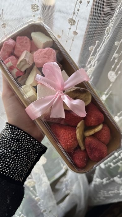 Сублимированный мороженные и фрукты