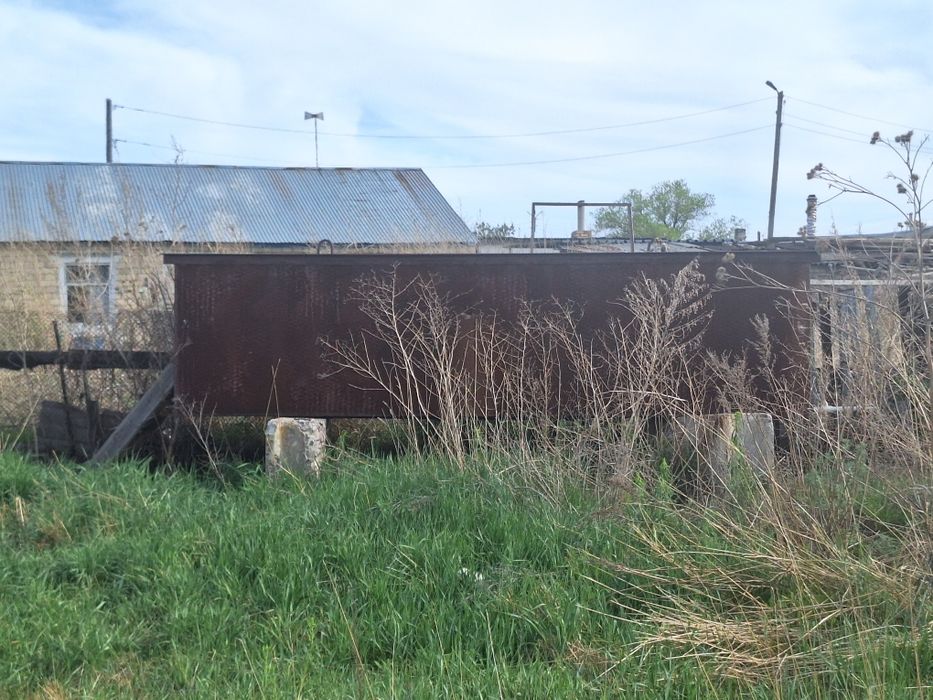 Продаётся бак 4 куба