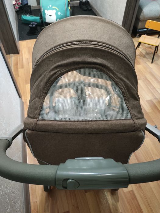 Продам прогулочную коляску