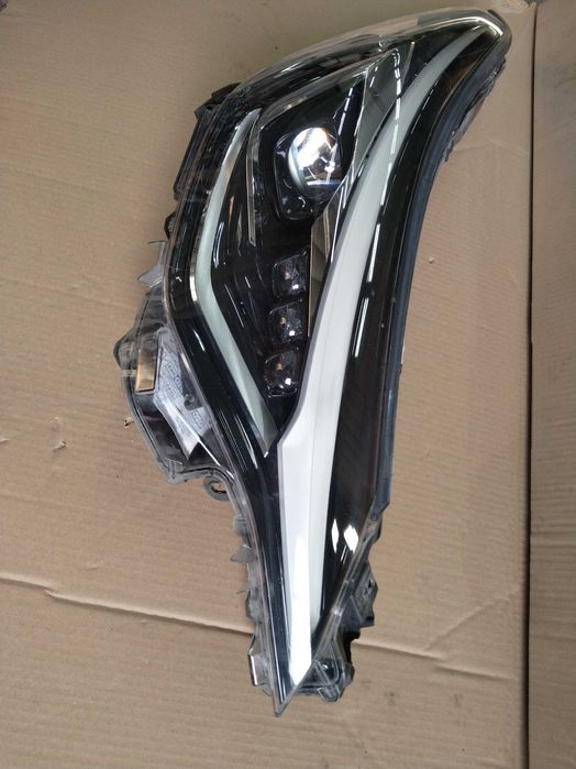 Фар десен Toyota C-HR 2021