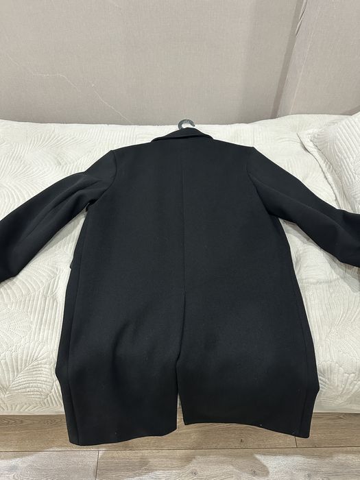 Неношенное новое пальто