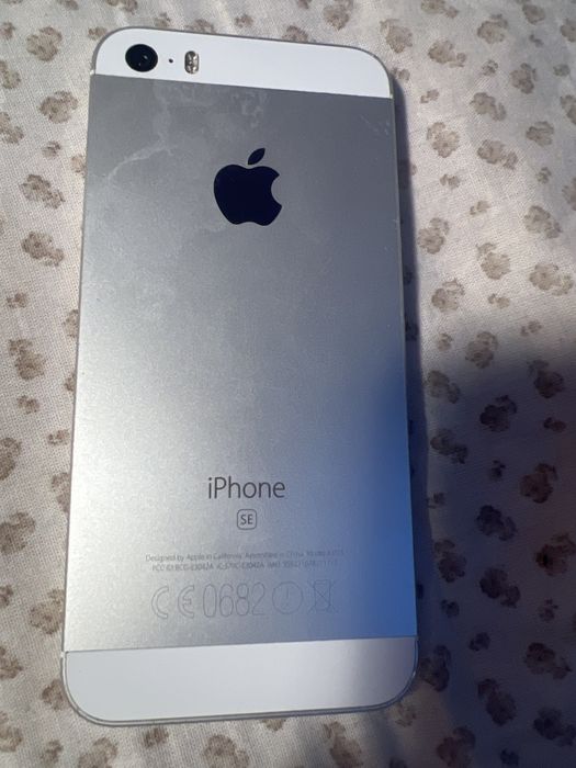 iPhone SE за части …
