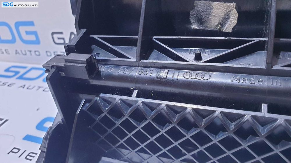 Scrumiera Bord Consola Centrala Audi A4 B6 2001 - 2005 Cod 8E0857951H