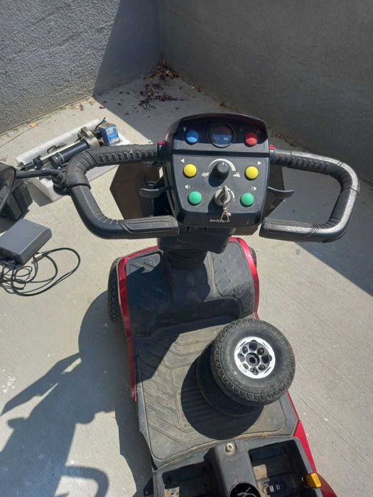 Акумолаторна инвалидна количка