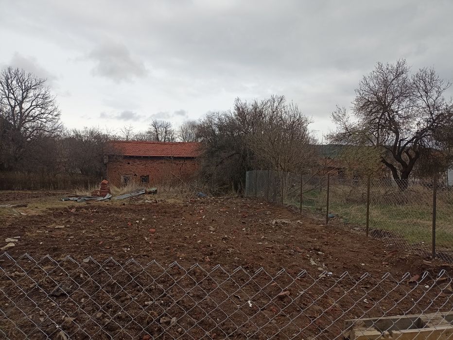 Продава се Урегулиран поземлен имот в село Алино! Софийска област!