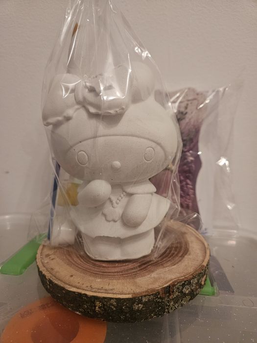 Melody din ipsos pentru colorat