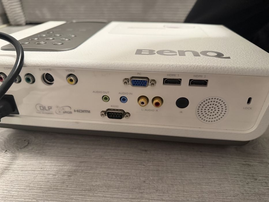 Vand video proiector benq