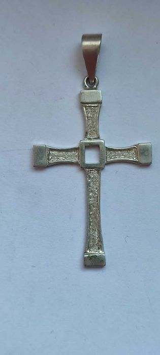 Крест католический серебряный