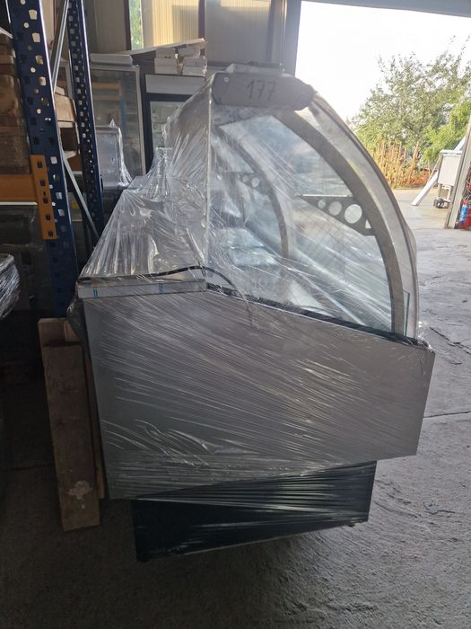 Хладилна витрина