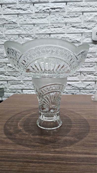 Хрустальная ваза