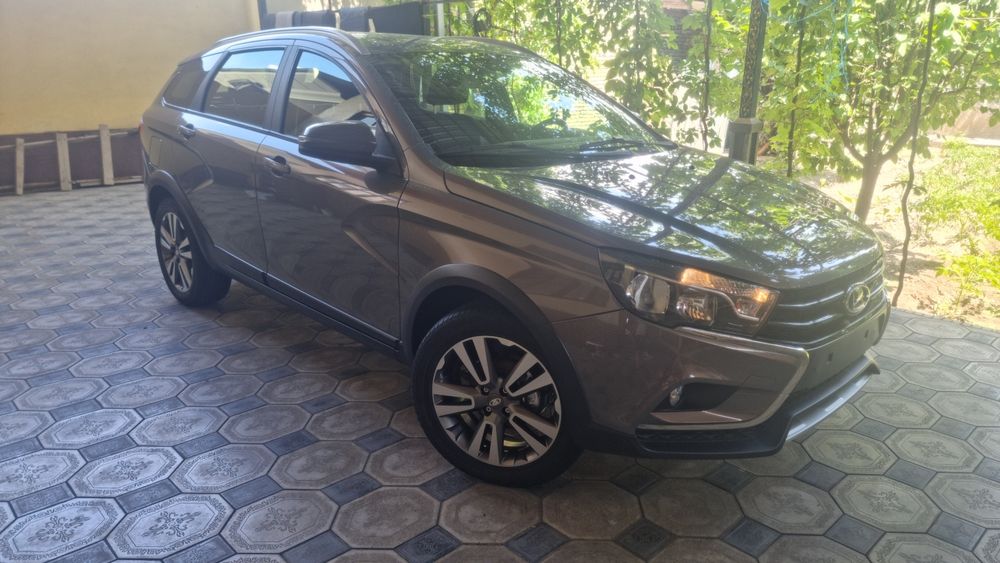 Lada vesta sw cross enjoy pro