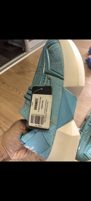 продам кроссовки