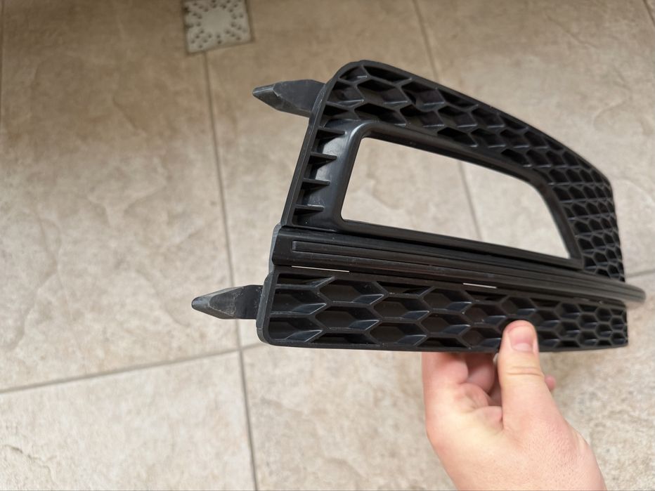 Grilla proiector ceata Audi A4 2015 Facelift pasager