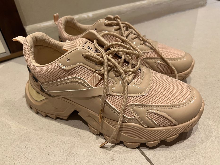 Кецове Lynne чисто нови