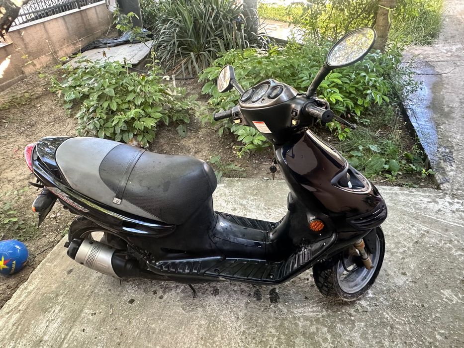 Scuter Suzuki Katana 50 cm /2T  1800 LEI