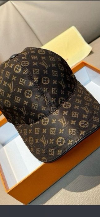 Șapcă Louis Vuitton, model 2026, 7  modele, preț fix