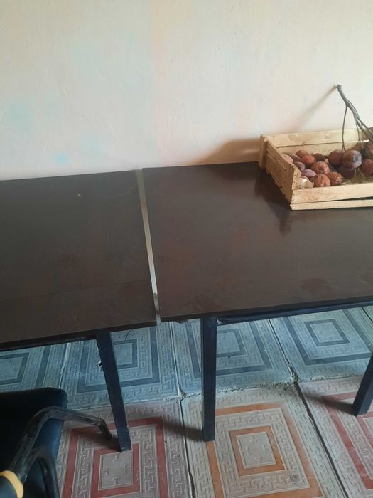 Стол и стуль сотилади