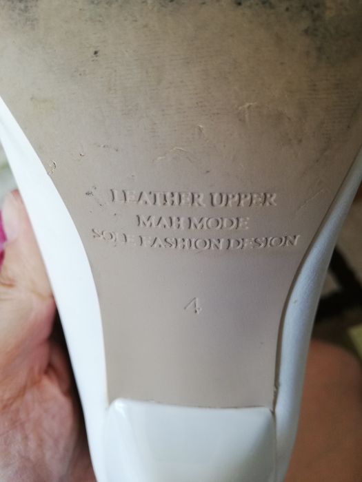 Продам женские туфли