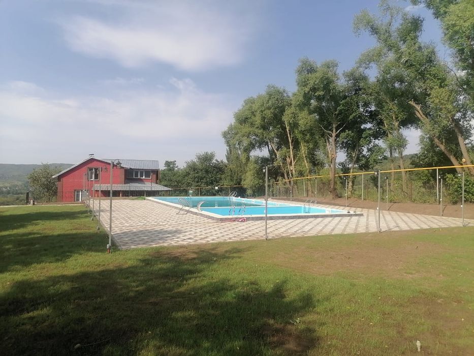 Коттедж посуточно, Дом с бассеном