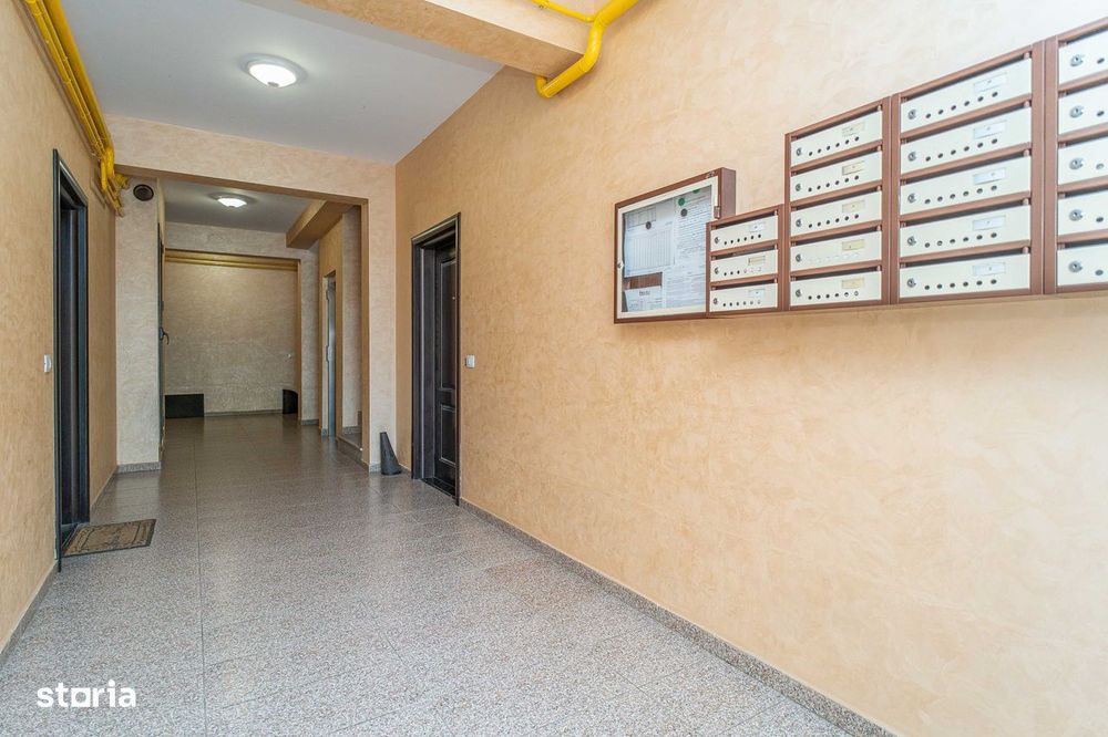 Penthouse 3 camere, 137 mp, terasă, parcare intabulată 9000 euro.