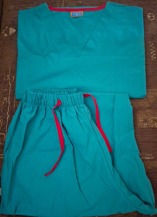 Нов комплект мед. дрехи туника и панталон