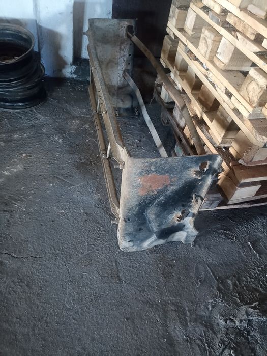 Крепление для бензобака Зил