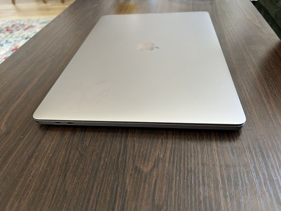 Apple MacBook Pro "Core i9" 2.9GHz 15" Touch/2018  " (Touch Bar) 512 SSD,32GB  RAM