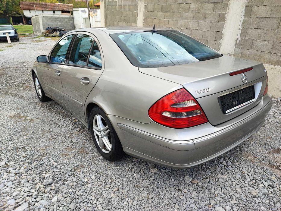 Мерцедес E 270 CDI 177 коня W211 На Части седам