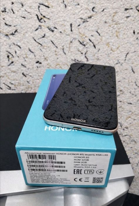 Honor 8s 
karopka dokumenti bor
2ta sim kartali imeidan