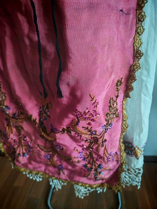 Costum popular Zona Banat peste 100 ani