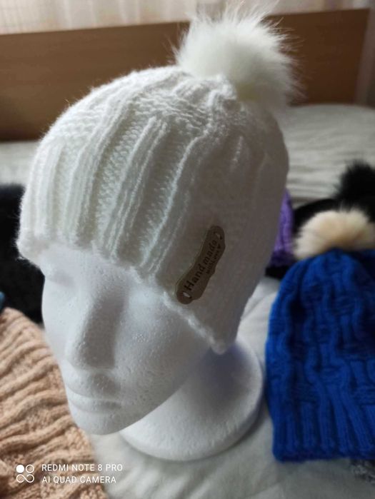 Ръчно изплетени дамски шапки 20 лева / 10,23 euro