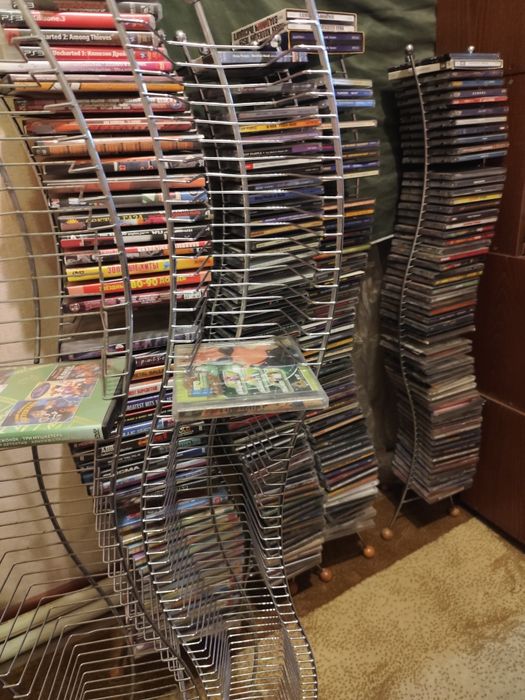 Продам полку под диски