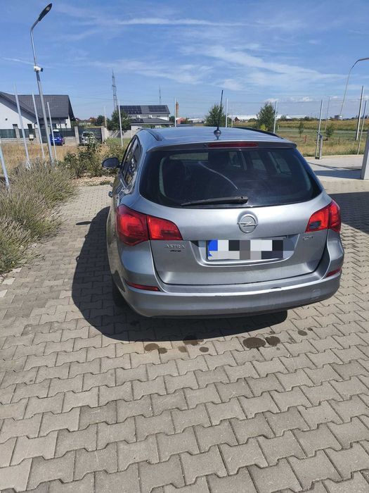 De vanzare Opel Astra j Sports tourer, 1.7, diesel, 110 cai, 2012